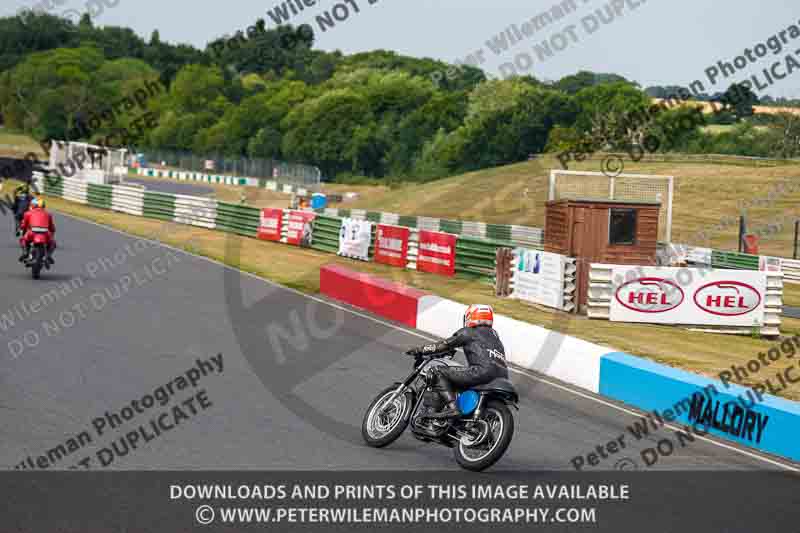 Vintage motorcycle club;eventdigitalimages;mallory park;mallory park trackday photographs;no limits trackdays;peter wileman photography;trackday digital images;trackday photos;vmcc festival 1000 bikes photographs